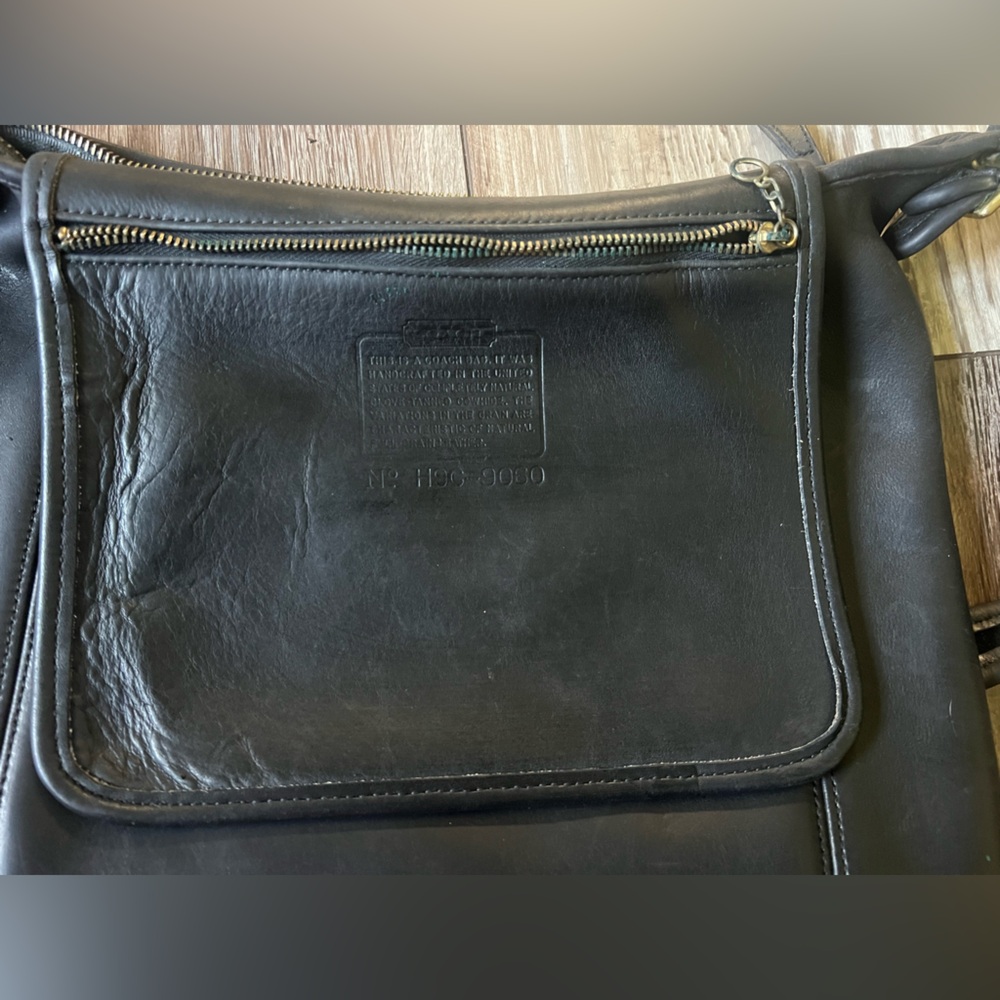 Vintage Coach Medium Slim Duffle Sac in Black Leather - Picture 8 of 16